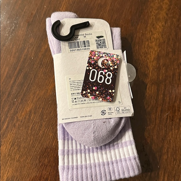 068, NWT lululemon athletica Light Purple Daily Essential Socks - Picture 2 of 3